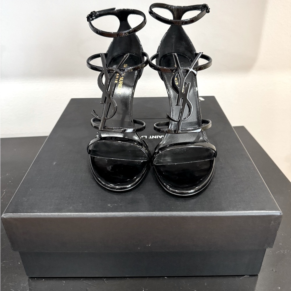 BRAND NEW YVES SAINT LAURENT HEELS